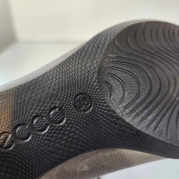 Ecco Women’s Ankle Boots Lace Up Gray Leather Block Heels Shoes Size 38 US 7 7.5 - Picture 7 of 9